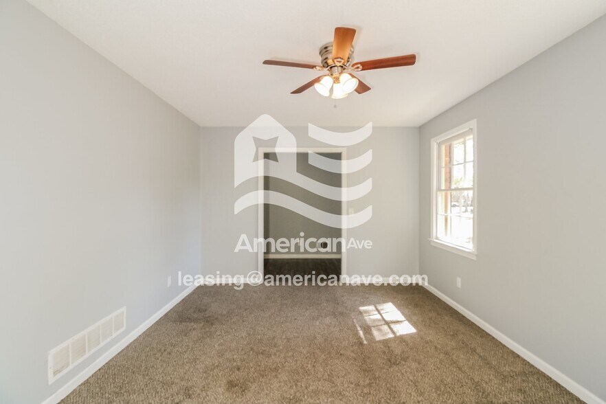 Building Photo - 125 Elberta Dr