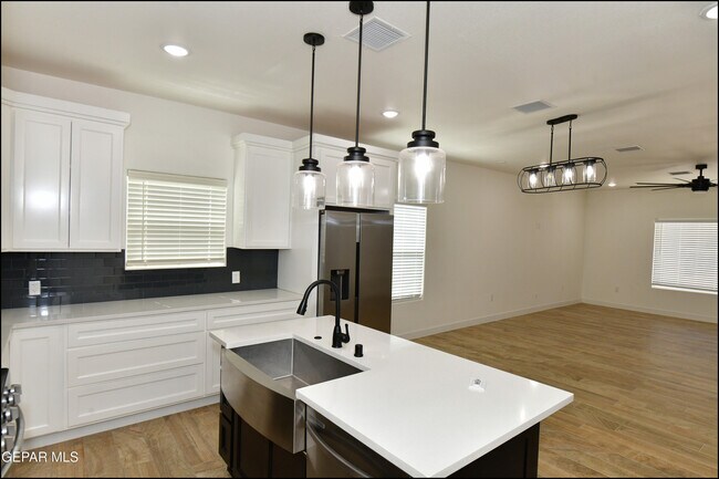 Building Photo - 7913 Mitzie Ram Pl