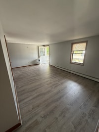 Building Photo - 12 Goldsmith Ln