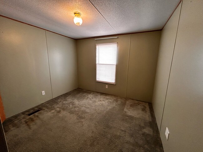 Building Photo - 813 State Hwy Z