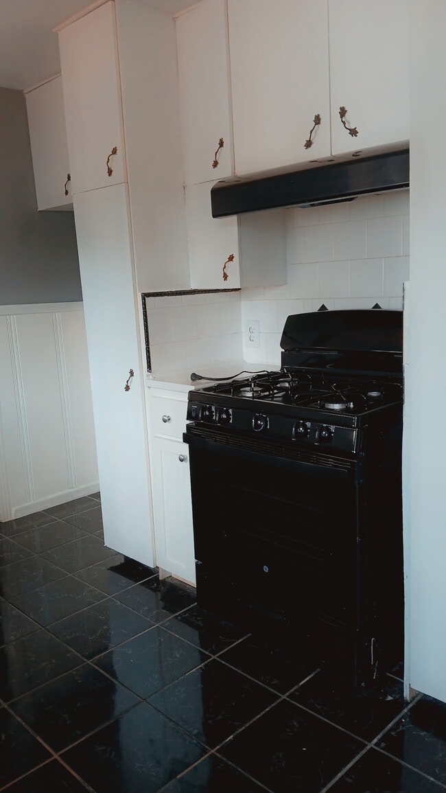 Building Photo - 115 Coyle Pl