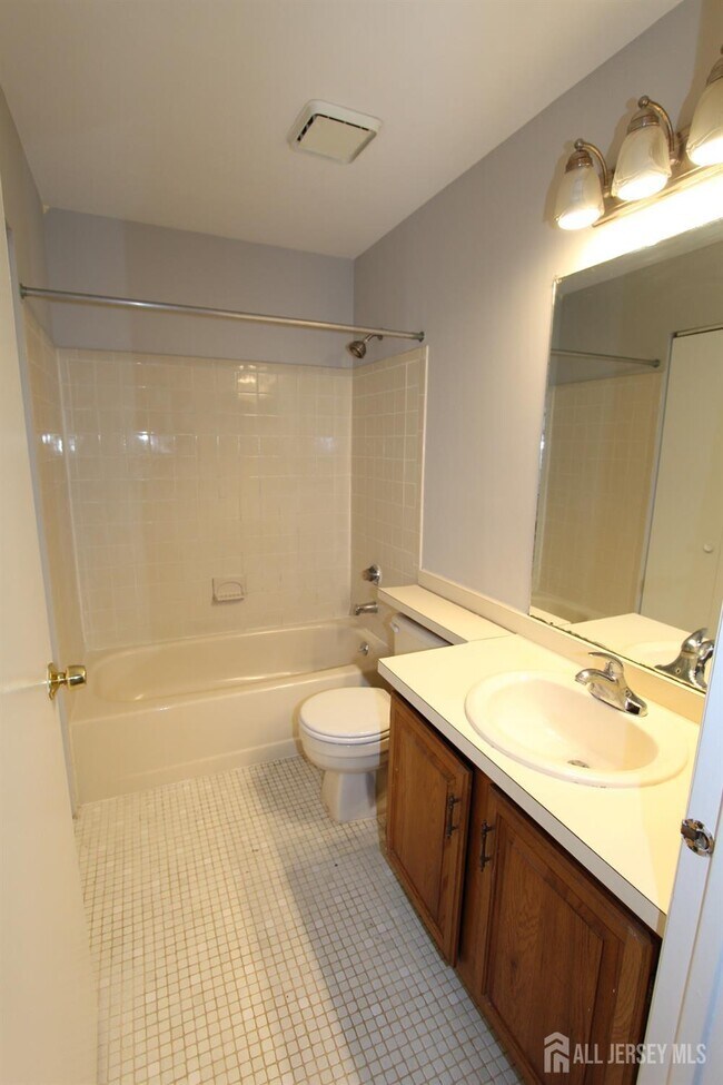 Building Photo - 1204 Aspen Dr