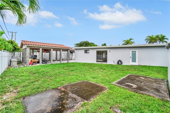 Building Photo - 1230 SW 86th Ct