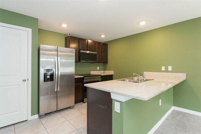 Building Photo - 5358 Woodridge Ln