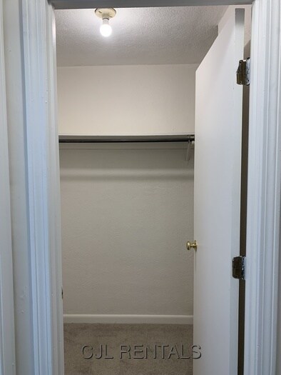 Building Photo - 1 Viking Ct