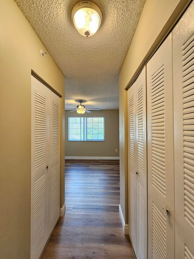 Building Photo - 4191 N Haverhill Rd