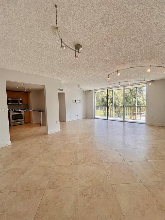 Building Photo - 2 bedroom in Sunny Isles Beach FL 33160