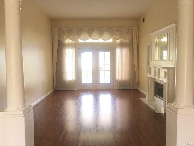 Building Photo - 5677 Carmello Ct