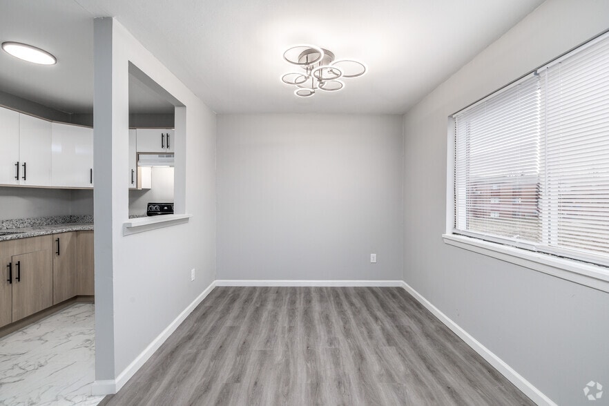 2BR, 1BA - 910SF - Dining Room - Lansing Grove Apartments