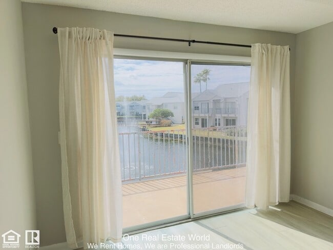 Building Photo - 2504 Woodgate Blvd