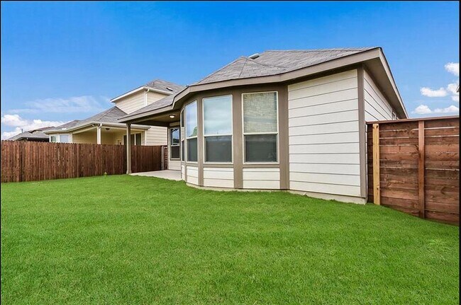 Building Photo - 9907 Quercia Dr