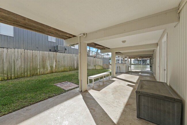 Building Photo - 16603 Jamaica Cove Rd