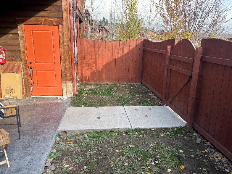 Building Photo - 6186 Lay About Ln