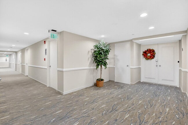 Building Photo - 4100 N Ocean Dr