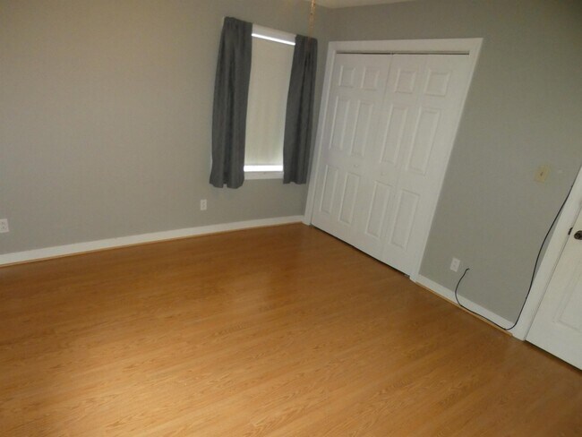 Building Photo - 10451 Edgehill Ln