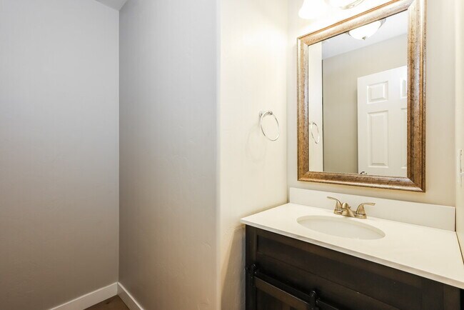 Building Photo - 3448 W Oak Crest Dr
