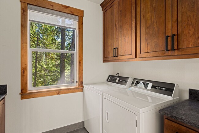 Building Photo - 89192 U.S. 26-SI ID1223593P