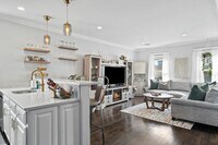 Building Photo - 174 W 9th St