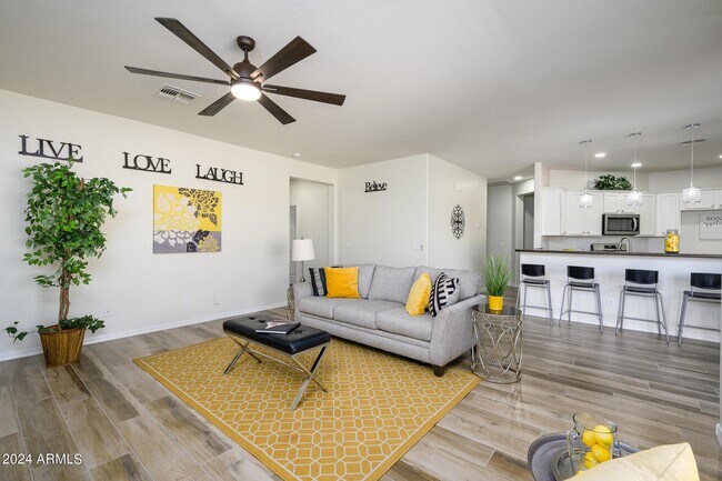 Building Photo - 17618 W Crocus Dr