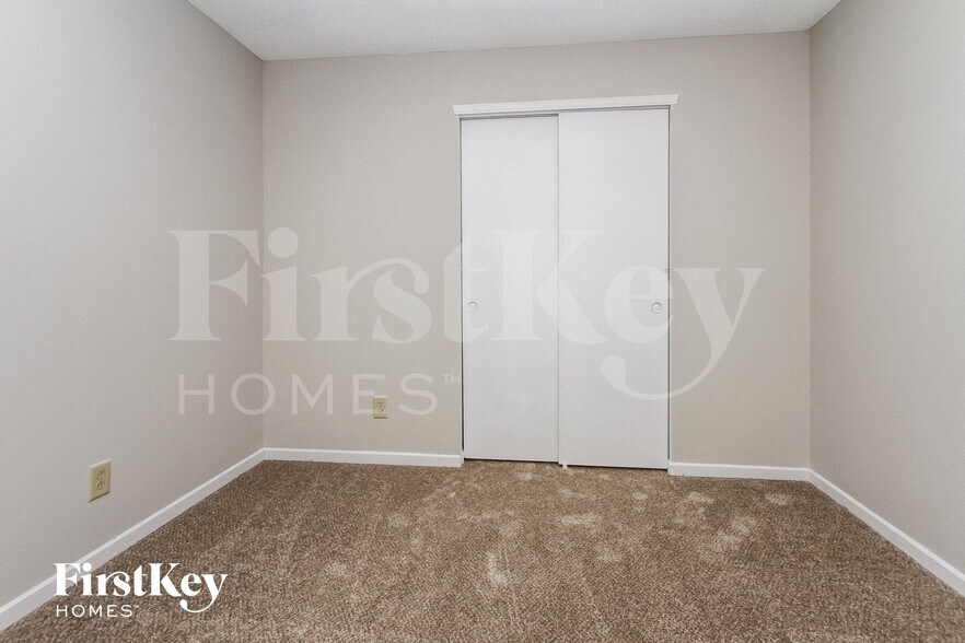 Building Photo - 2848 Ludwig Dr