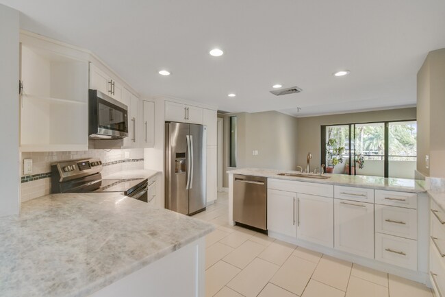 Building Photo - 1117 Marine Way E