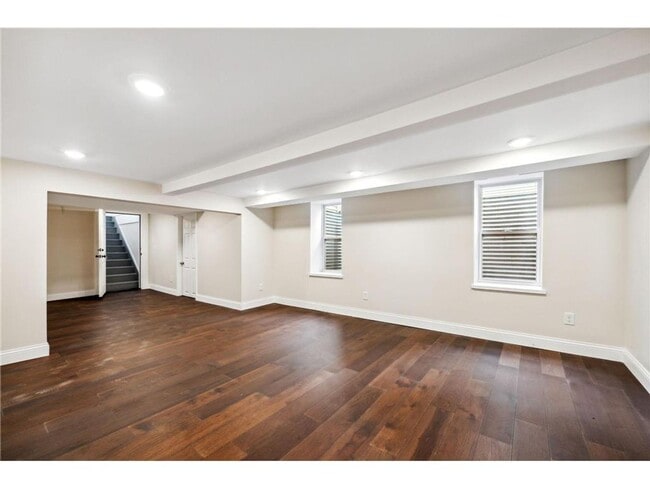 Building Photo - 438 3rd Ave E