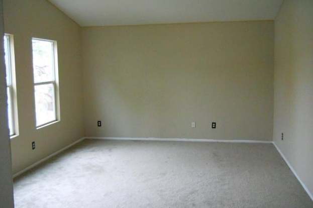 Building Photo - 650 Laxford Rd