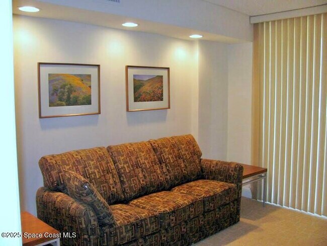 Building Photo - 877 N Hwy A1A