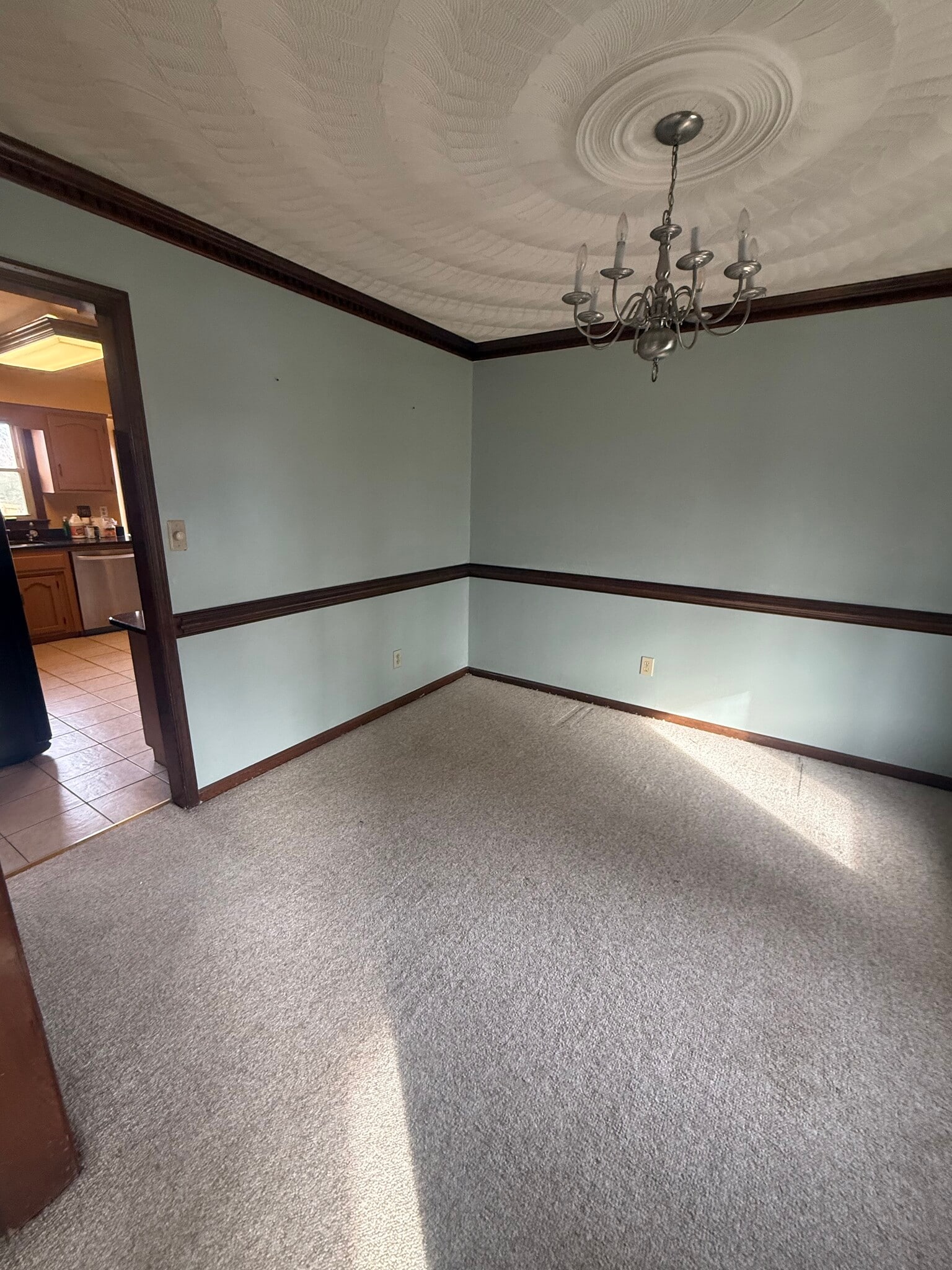 Building Photo - 2552 Roundtree Cir