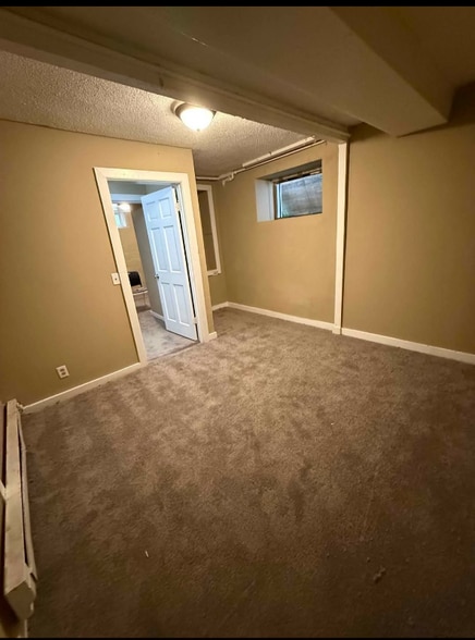 Building Photo - 1095 4th St E