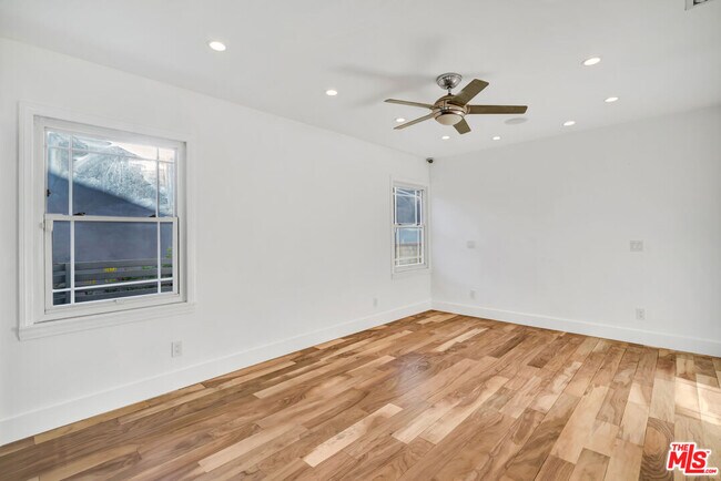 Building Photo - 12512 Hatteras St