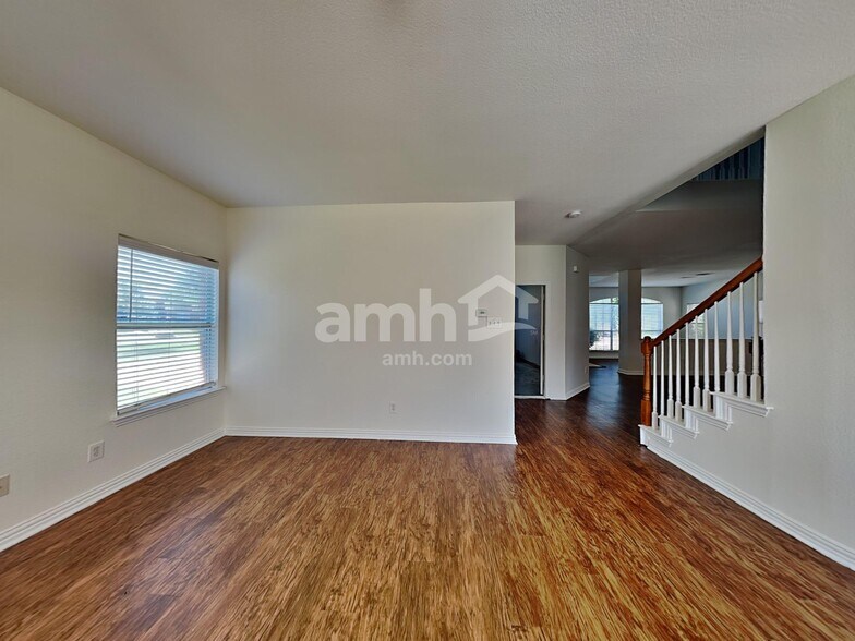 Building Photo - 2619 Hopkins Dr