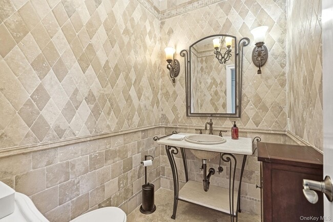 Building Photo - 590 West St