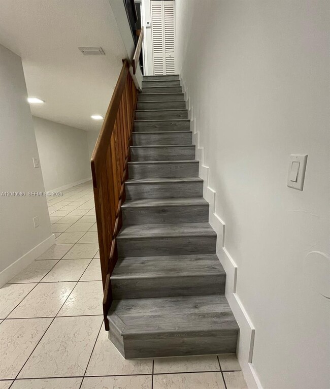 Building Photo - 6854 NW 173rd Dr