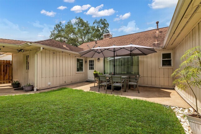 Building Photo - 1210 Forsythe Ln