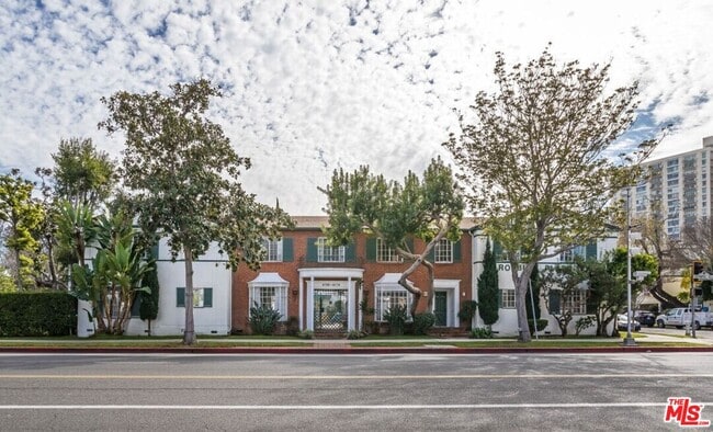 Building Photo - 9768 W Olympic Blvd