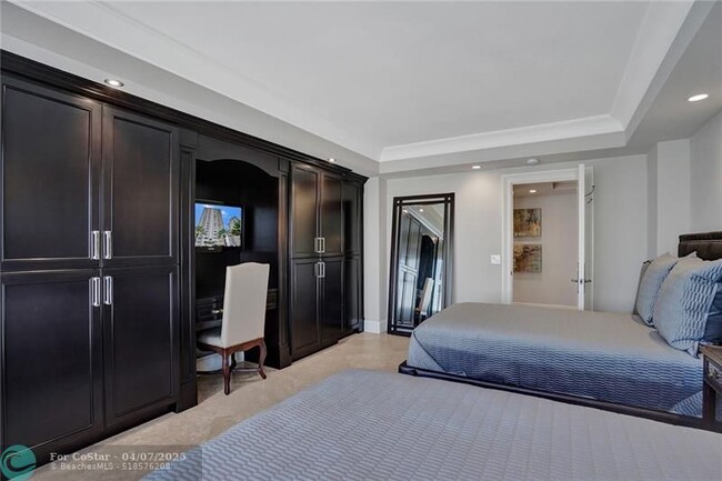 Building Photo - 3750 Galt Ocean Dr