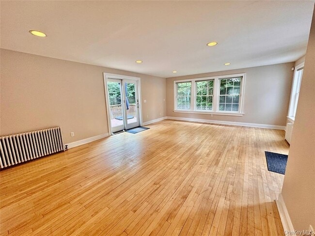 Building Photo - 2 Ruth Ln