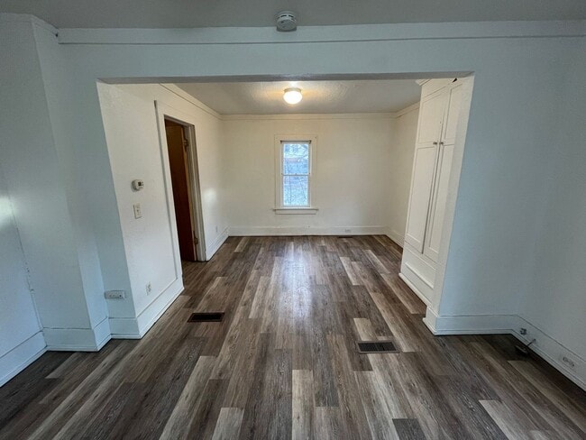 Building Photo - 1335 Prospect Ave