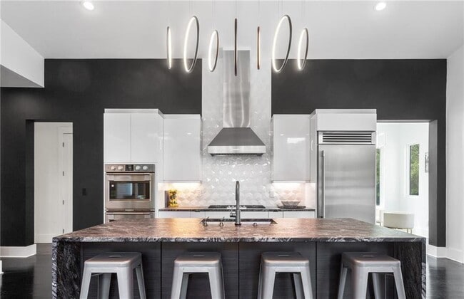 Building Photo - 1756 N Akin Dr NE