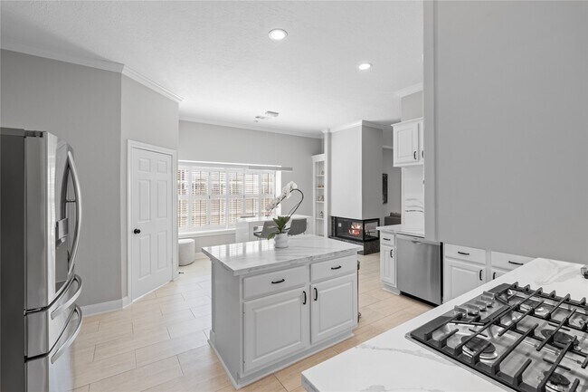 Building Photo - 14215 Scarborough Fair St