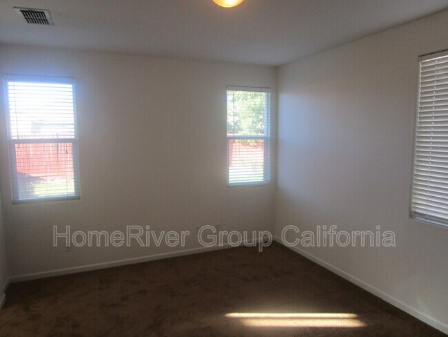 Building Photo - 1825 Acari Ave