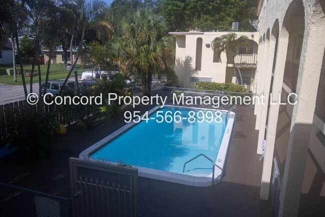 Primary Photo - 2/1.5 Townhouse Style Apartment with Pool!