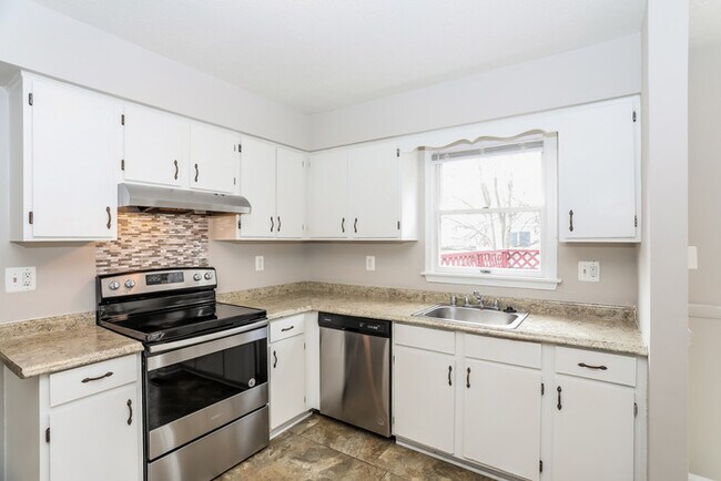 Building Photo - 3 Bedroom 2.5 bath in Nottingham MD