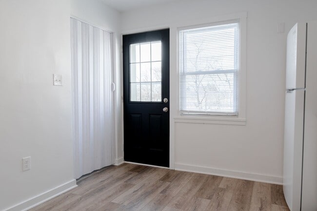 Building Photo - Move-in Ready by May! Apply now and Secure this Beautiful 3-bedroom townhome!