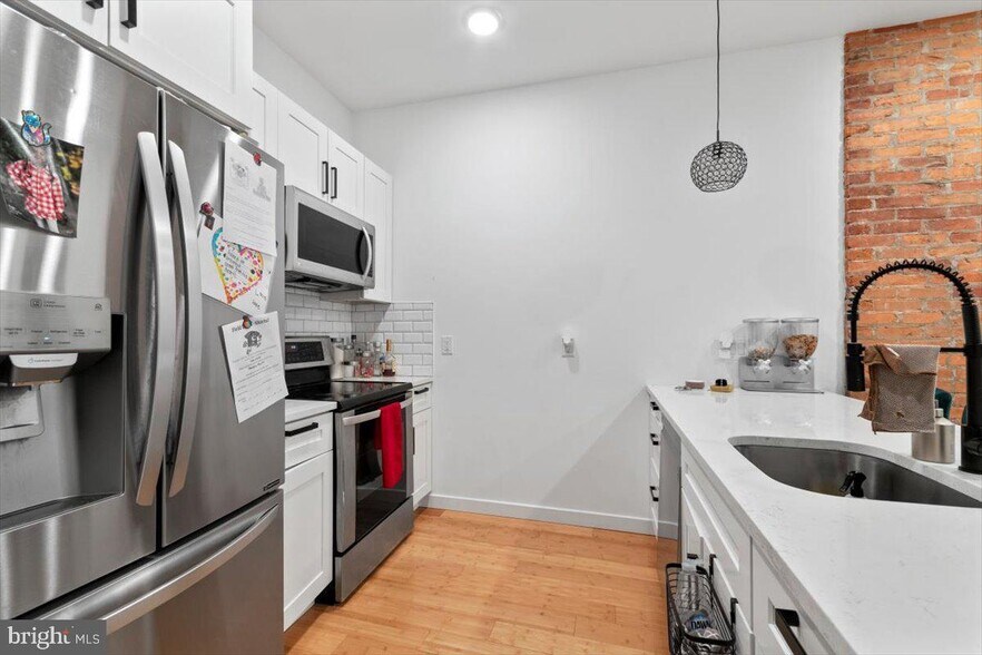 Building Photo - 721 N 40th St