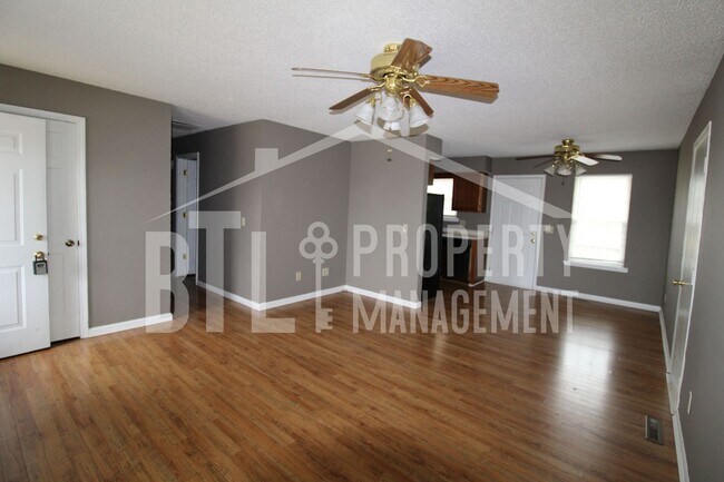 Building Photo - 114 Rose Oneill Dr