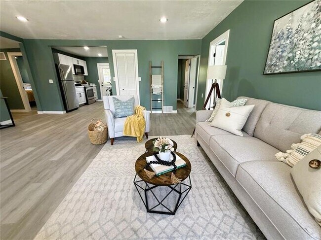 Building Photo - 12013 Teifer Ave