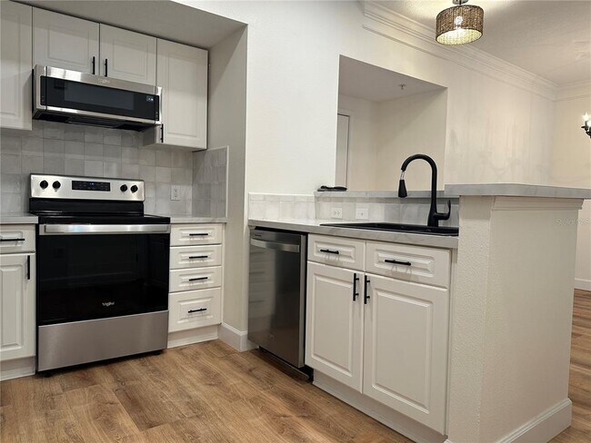 Building Photo - 315 Grand Magnolia Ave