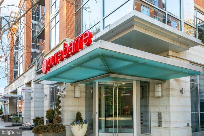 Building Photo - 6725 24th Ct N